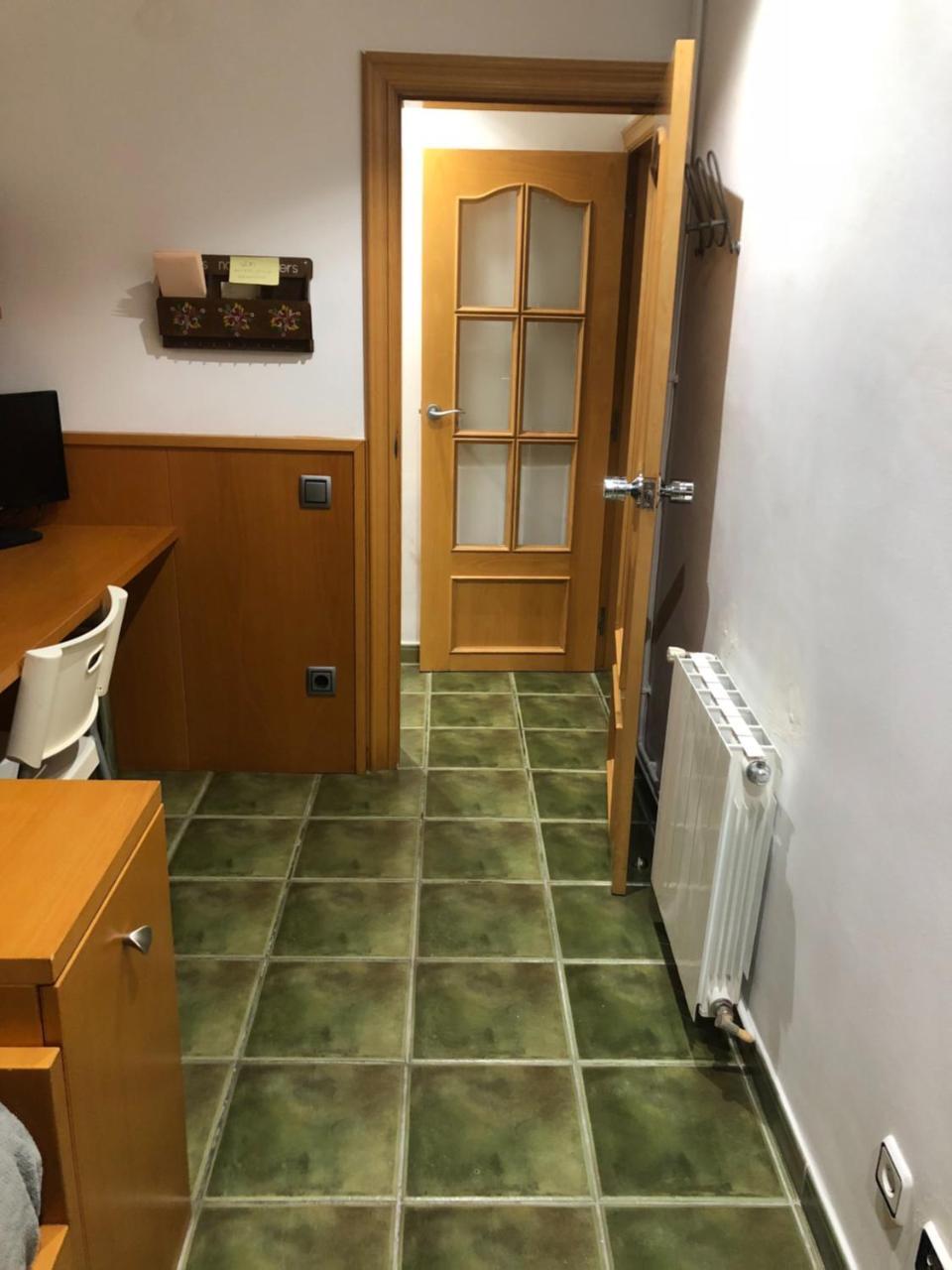 Private Rooms - Airport Sant Boi de Llobregat Eksteriør billede